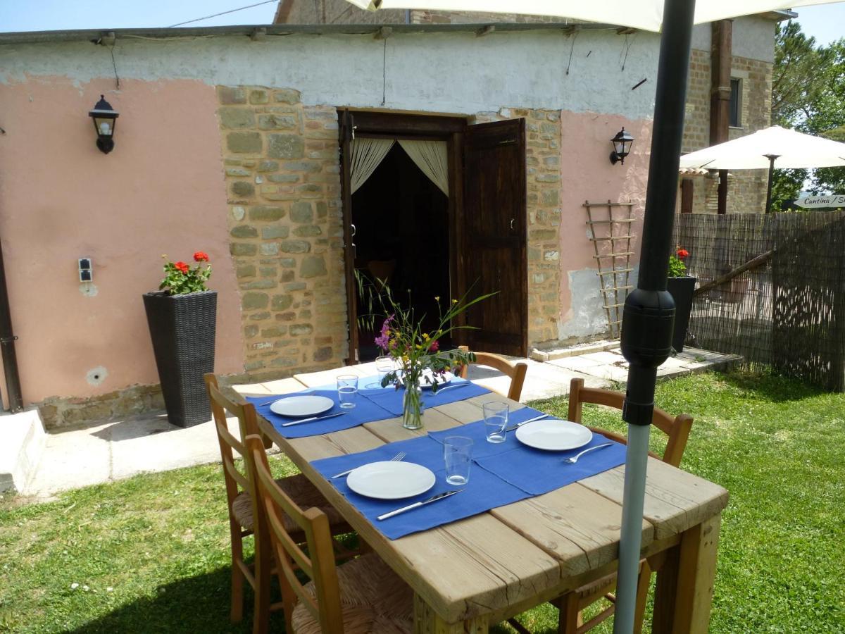 Villa Pilotti Country House Penna San Giovanni Exterior photo