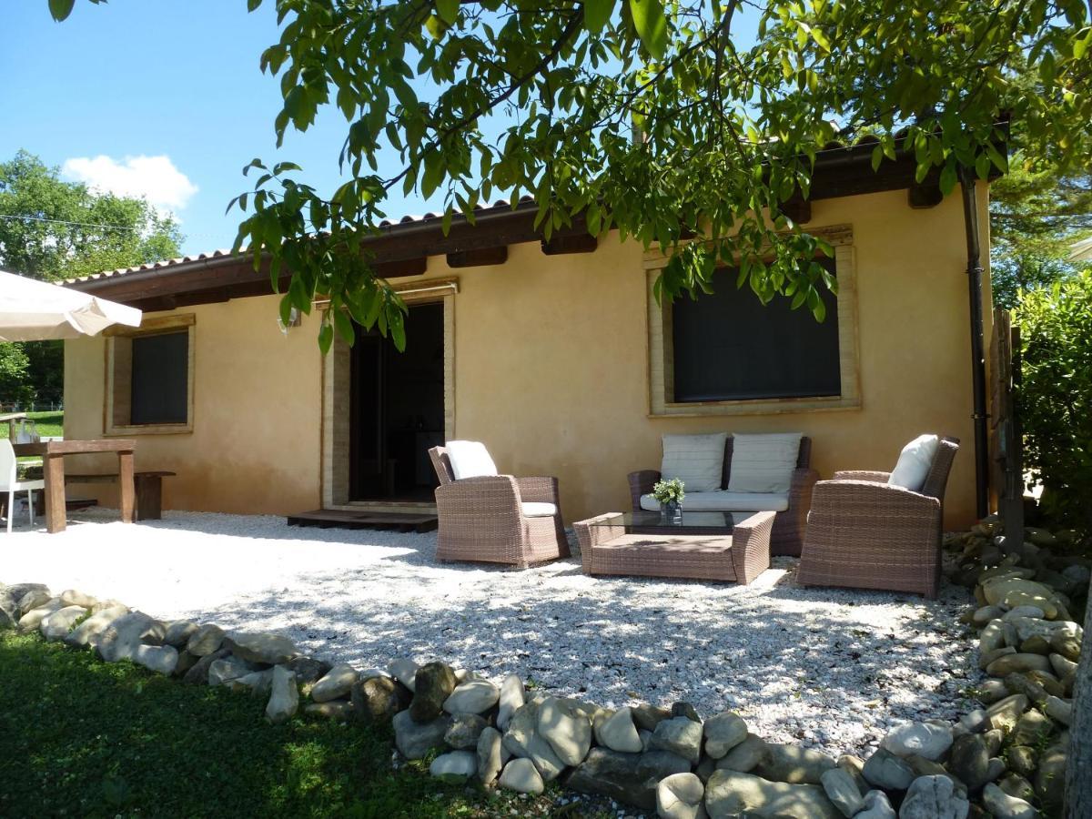 Villa Pilotti Country House Penna San Giovanni Exterior photo