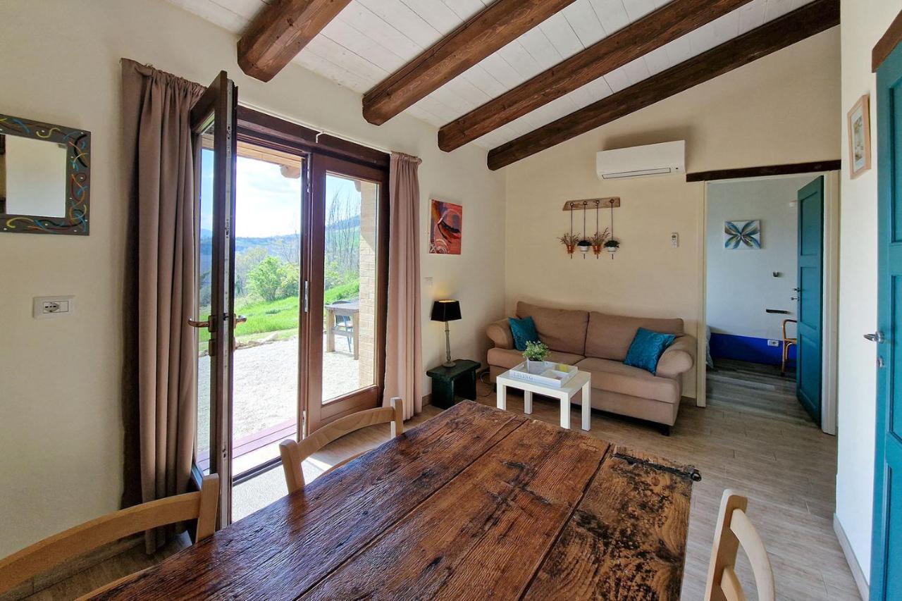 Villa Pilotti Country House Penna San Giovanni Exterior photo