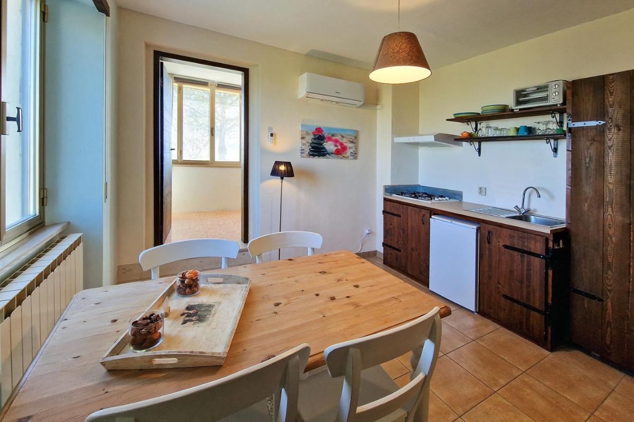 Villa Pilotti Country House Penna San Giovanni Exterior photo