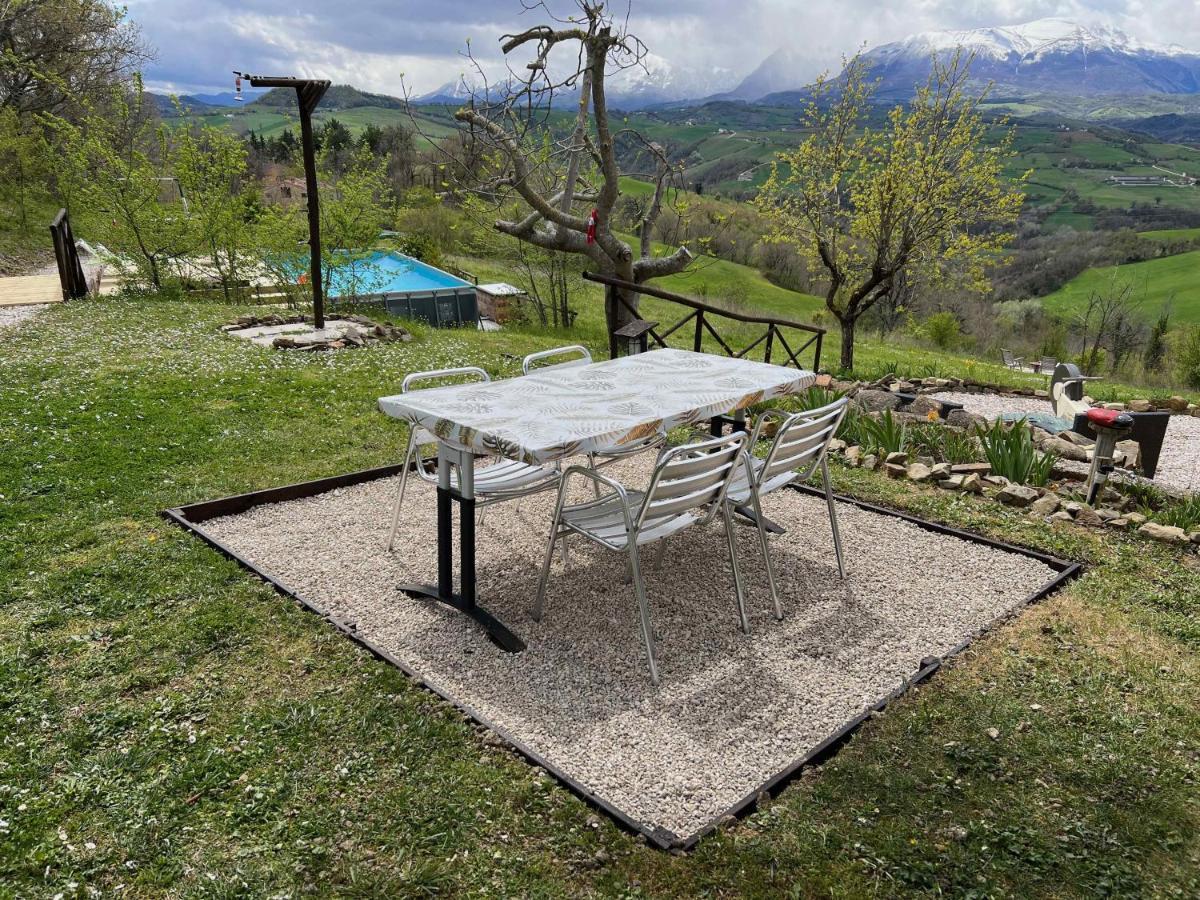 Villa Pilotti Country House Penna San Giovanni Exterior photo